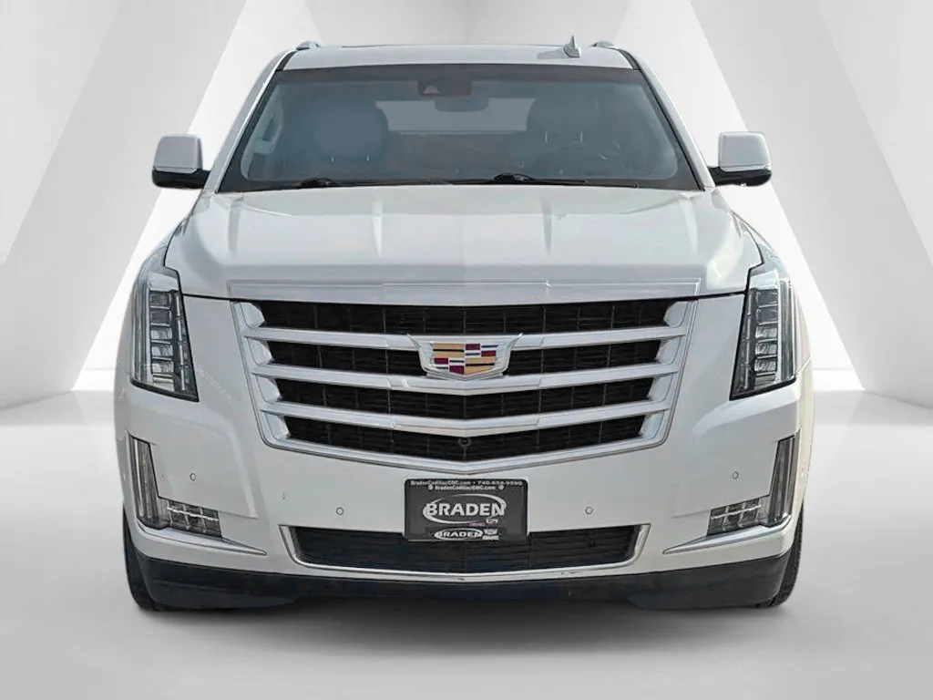 Cadillac Escalade photo 2