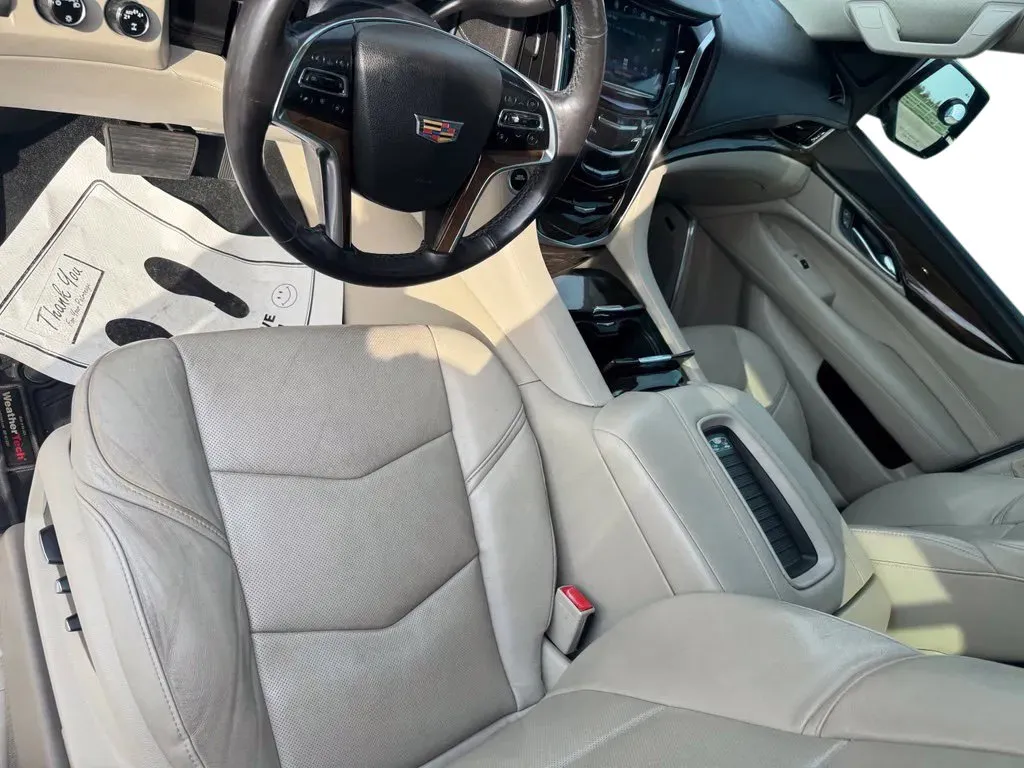 Cadillac Escalade photo 10