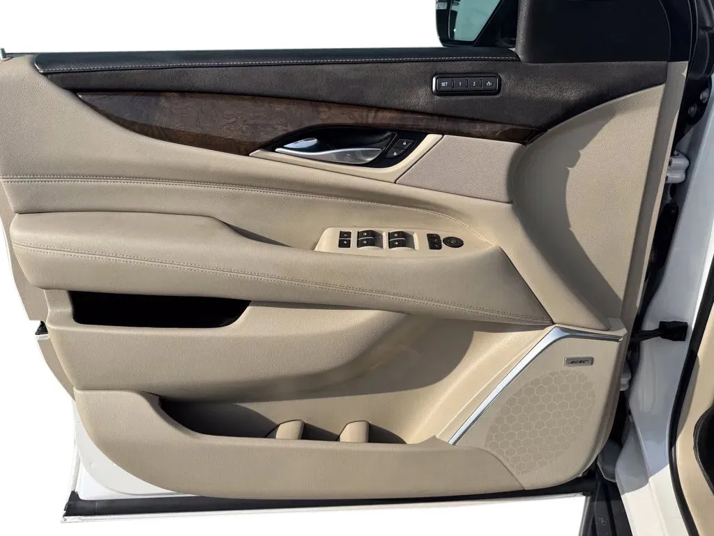 Cadillac Escalade photo 11