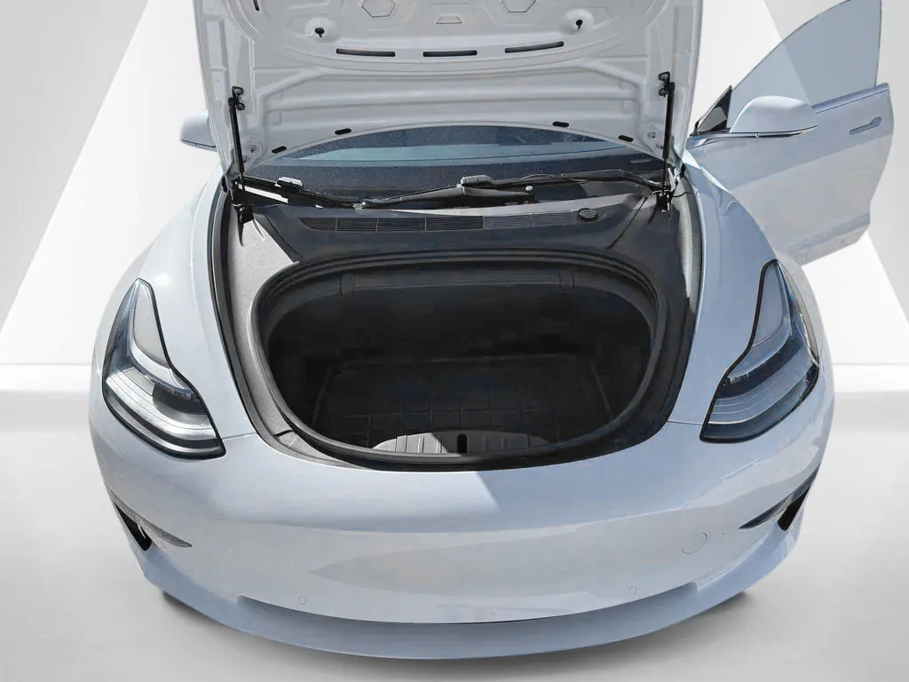 Tesla Model 3 photo 24