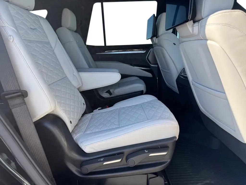 Cadillac Escalade photo 17