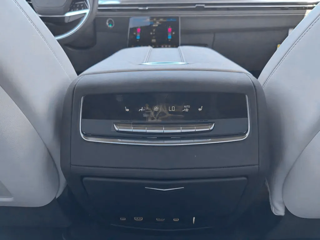 Cadillac Escalade photo 24