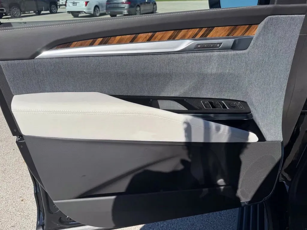 Cadillac Escalade photo 12