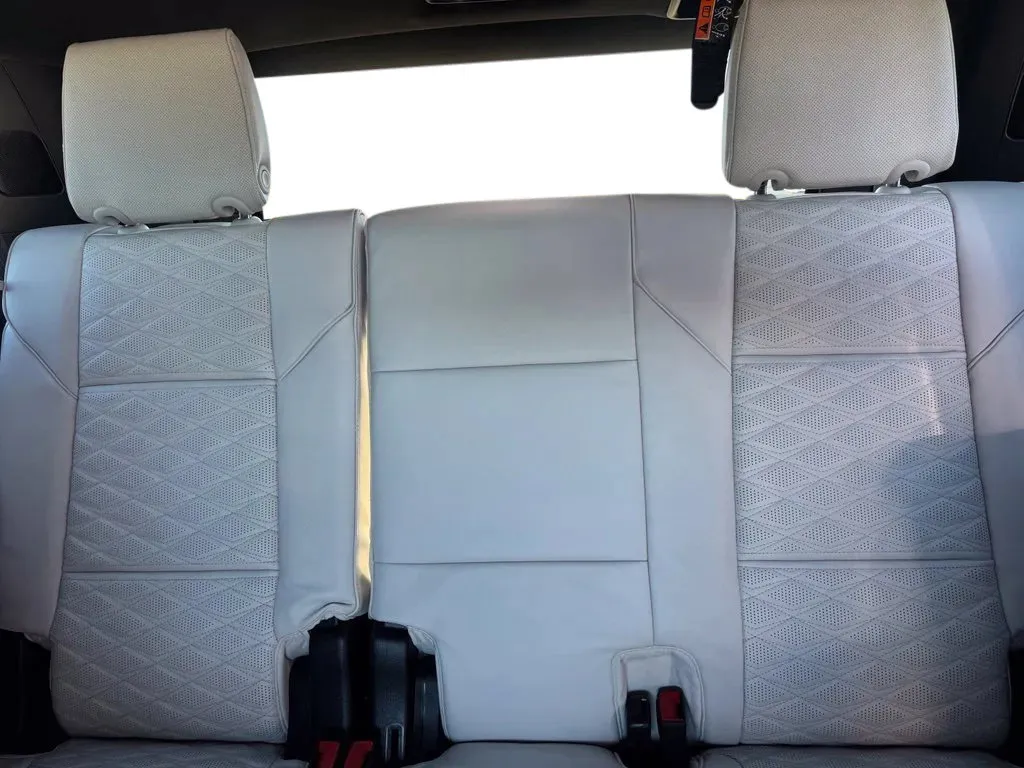 Cadillac Escalade photo 19