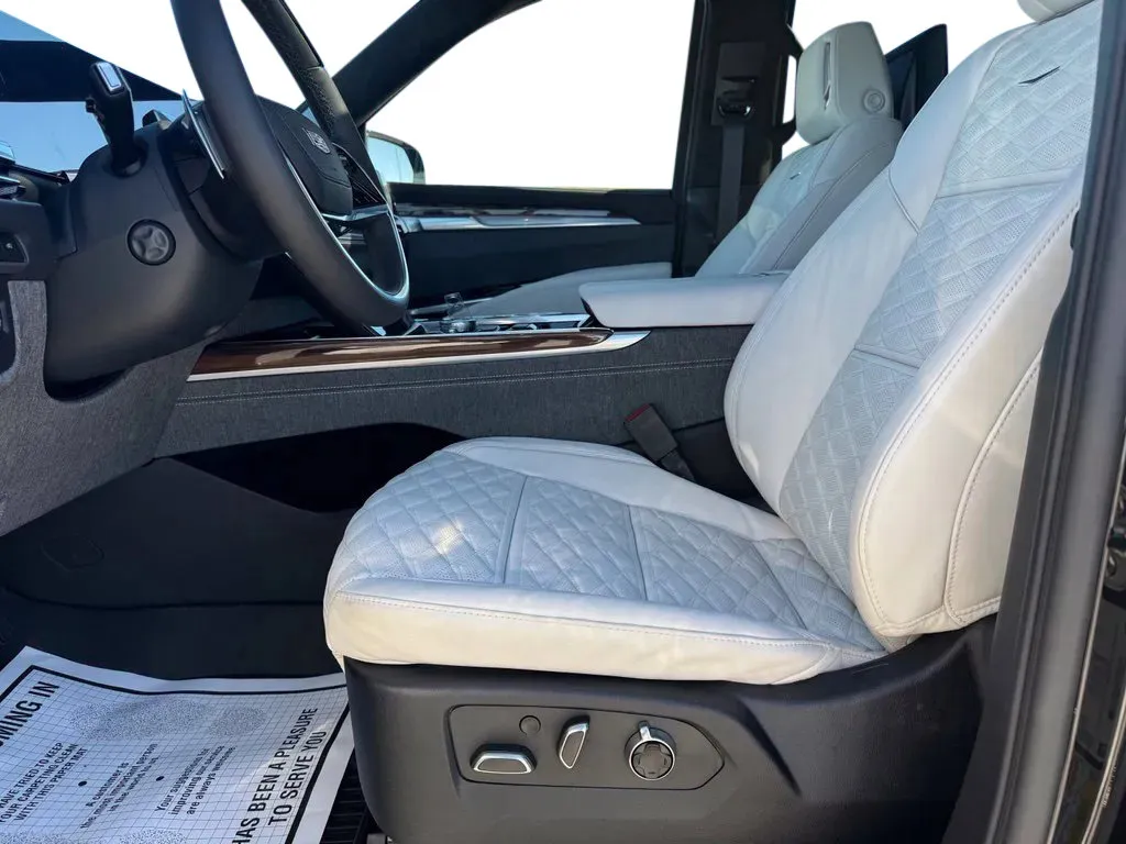 Cadillac Escalade photo 9
