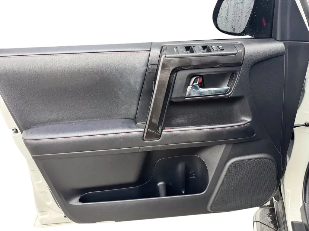 Toyota 4Runner photo 11