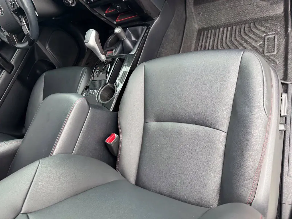Toyota 4Runner photo 14