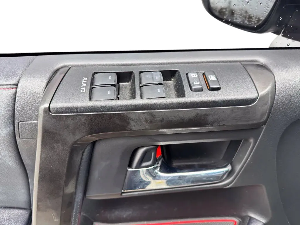 Toyota 4Runner photo 12