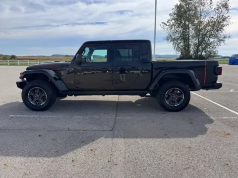 More photos of 2022 Jeep Gladiator Rubicon at Braden Cadillac GMC, OH