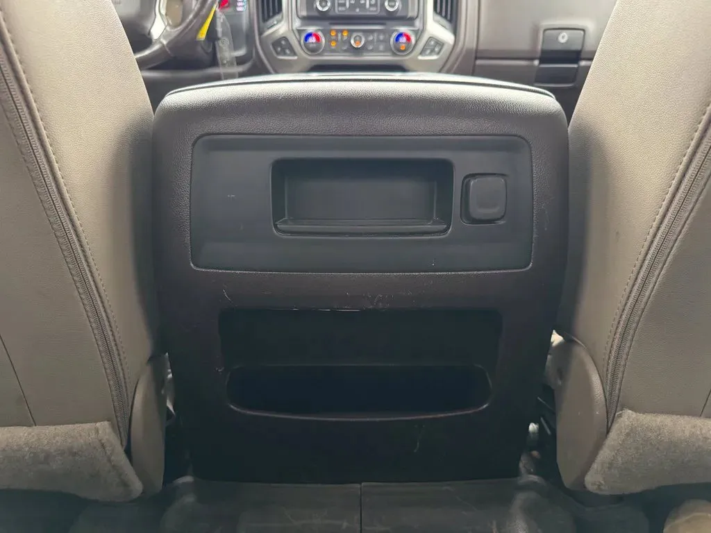 Chevrolet Silverado photo 20