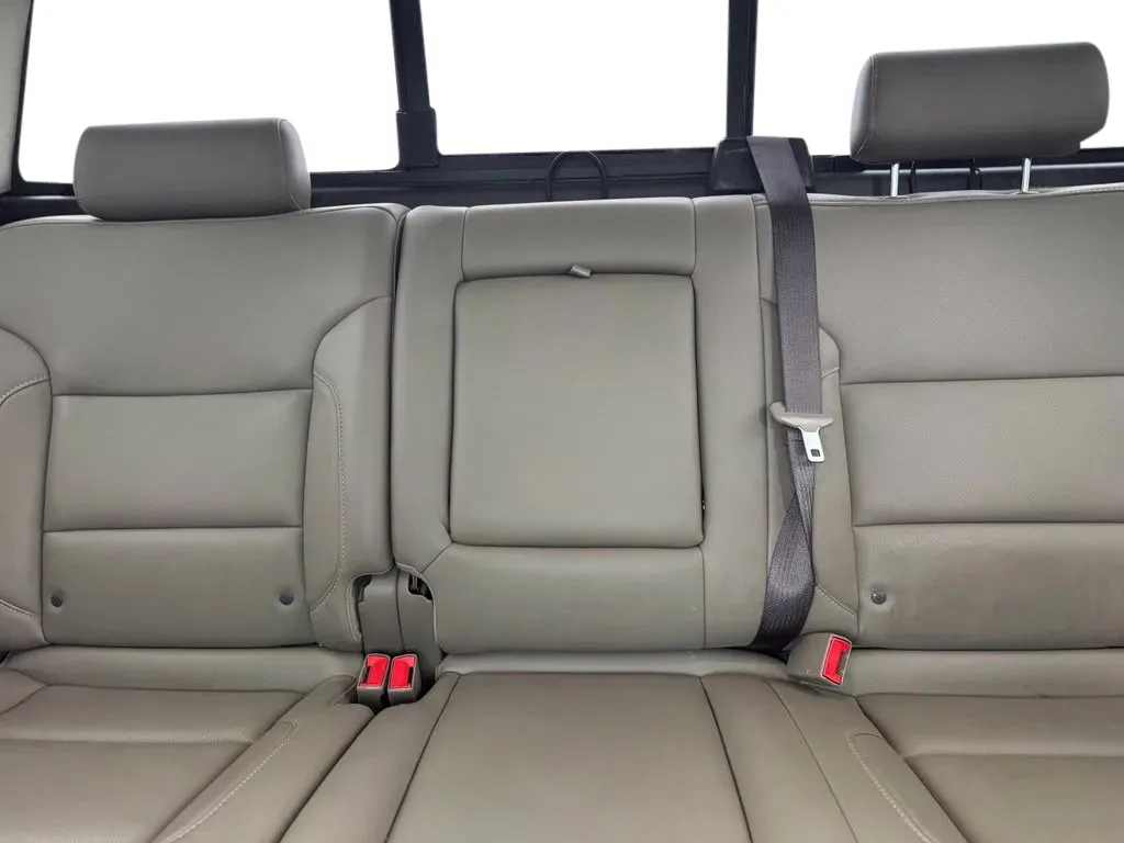 Chevrolet Silverado photo 19