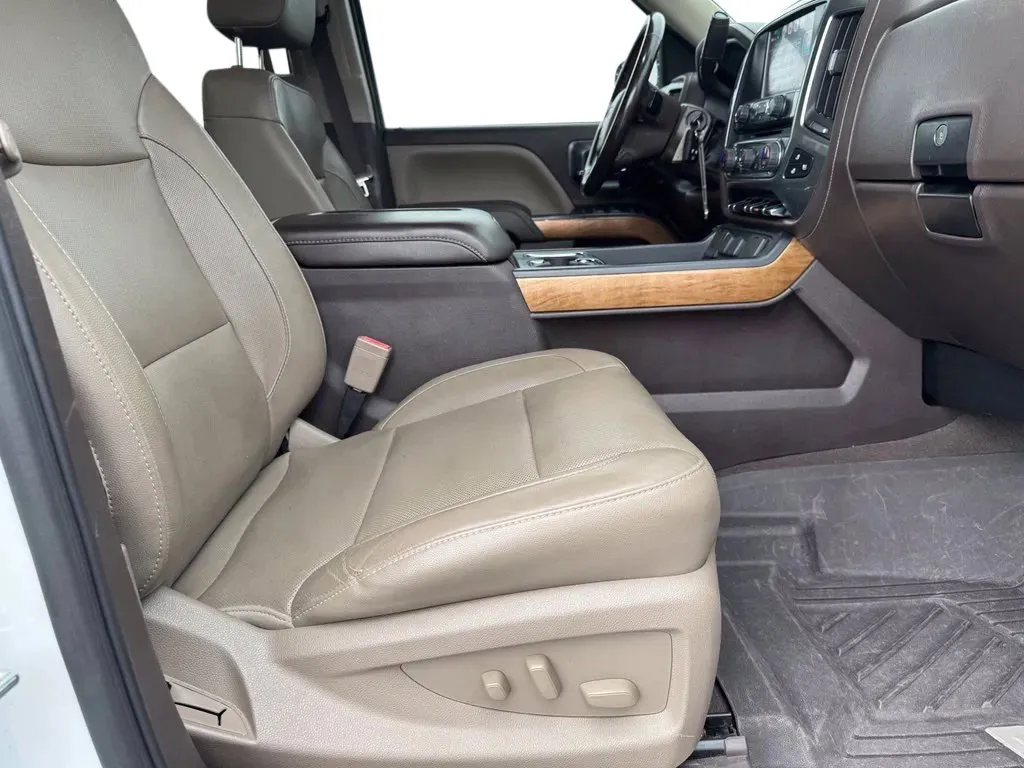 Chevrolet Silverado photo 14
