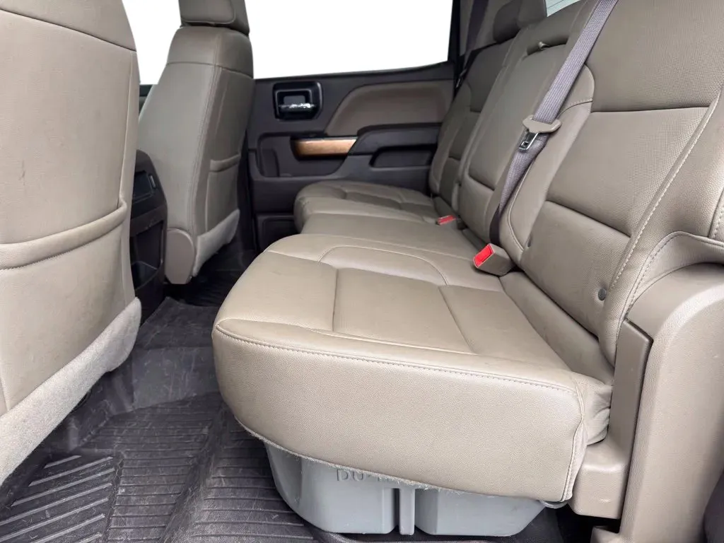 Chevrolet Silverado photo 18