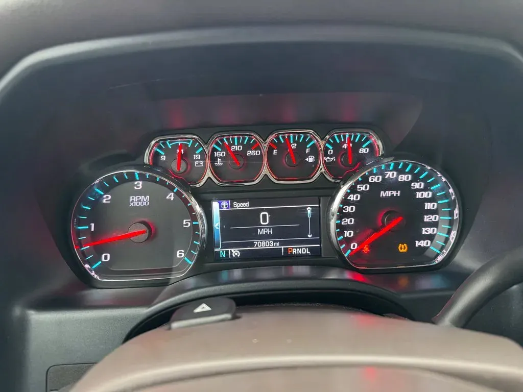 Chevrolet Silverado photo 25