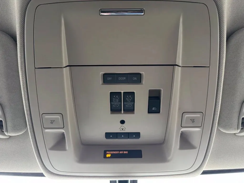 Chevrolet Silverado photo 29