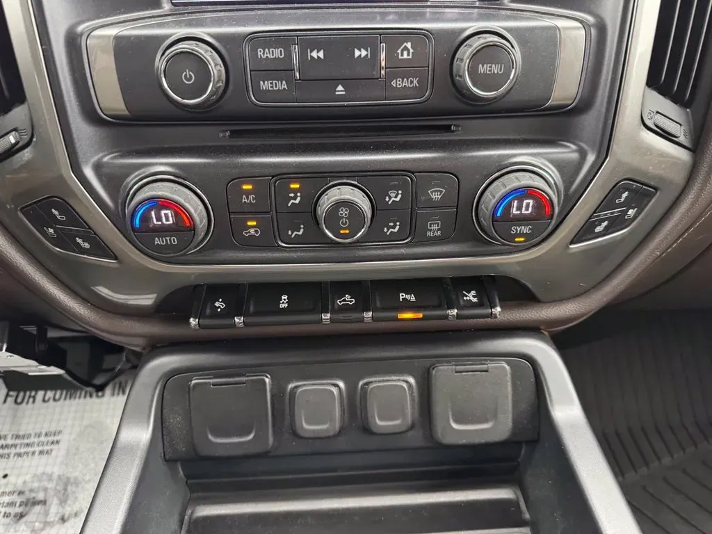 Chevrolet Silverado photo 27
