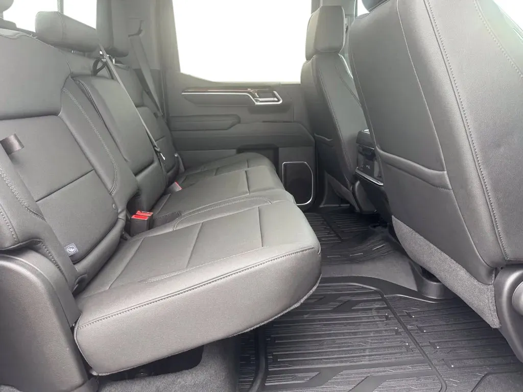 GMC Sierra photo 16