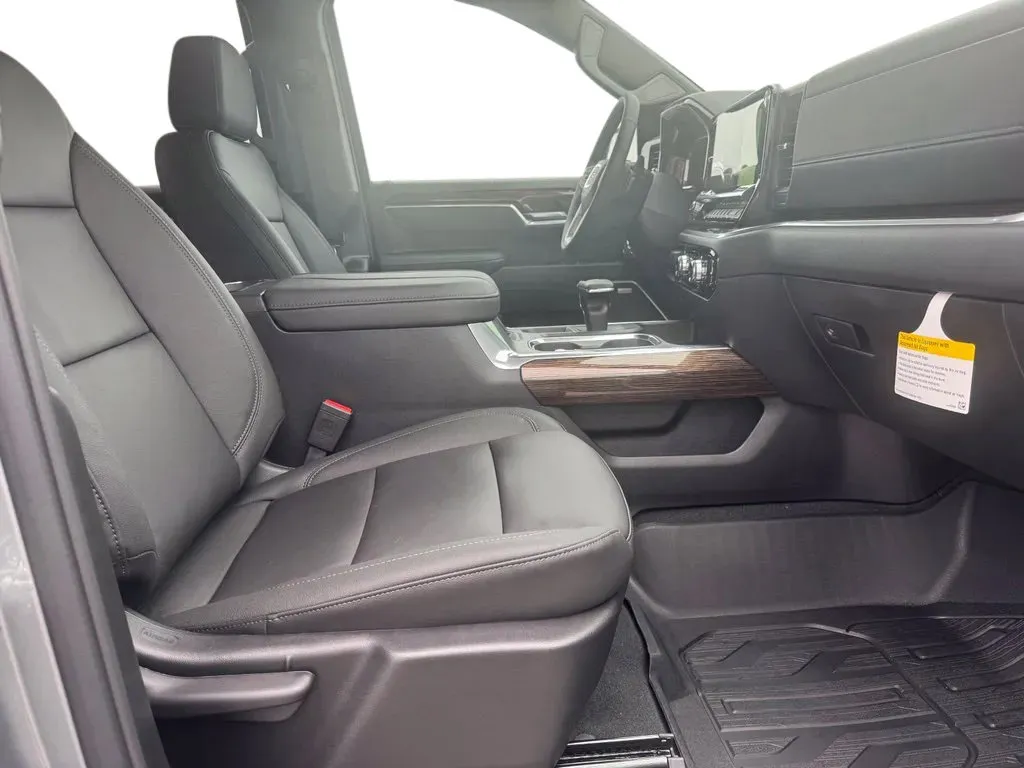 GMC Sierra photo 13