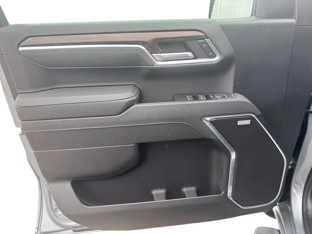 GMC Sierra photo 11