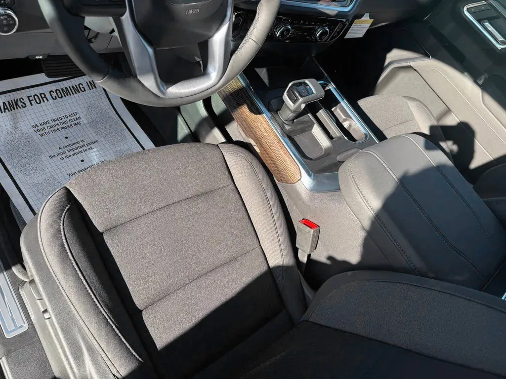 GMC Sierra photo 10