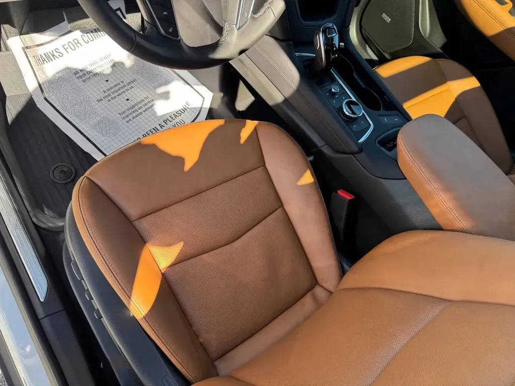 Cadillac XT5 photo 10