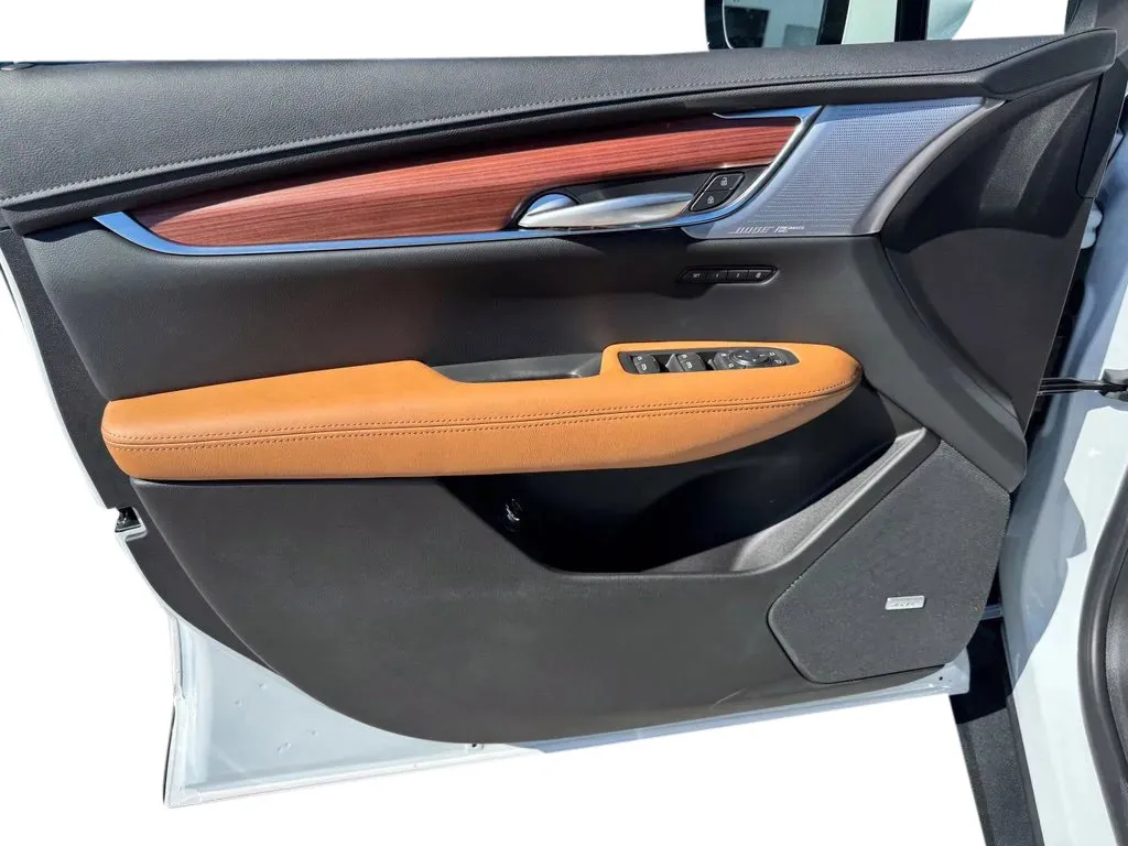 Cadillac XT5 photo 12
