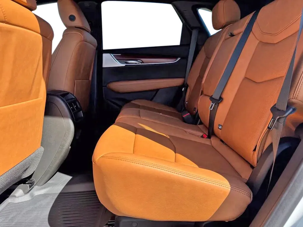 Cadillac XT5 photo 18