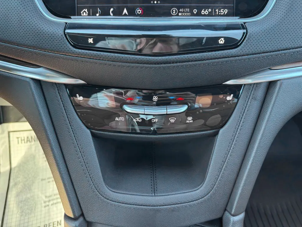 Cadillac XT5 photo 28