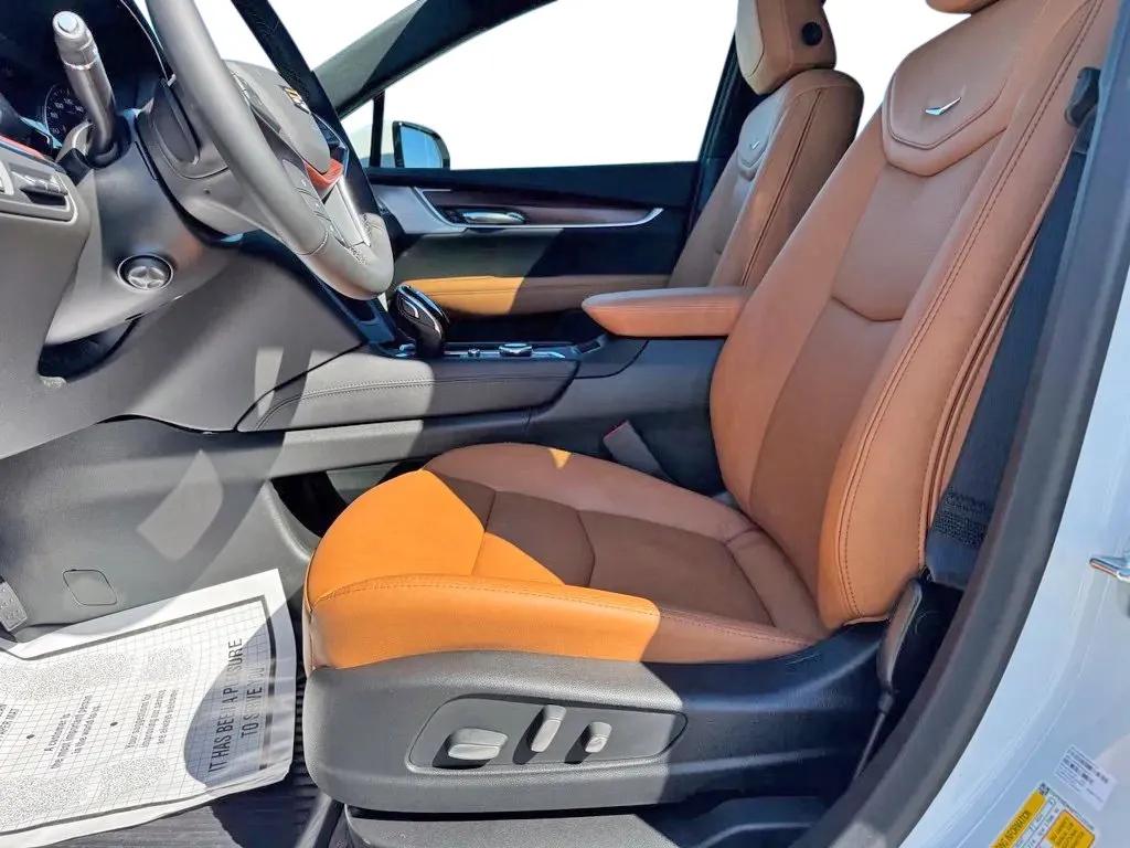Cadillac XT5 photo 9