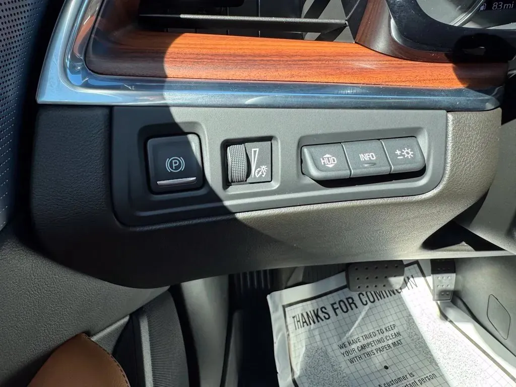 Cadillac XT5 photo 23