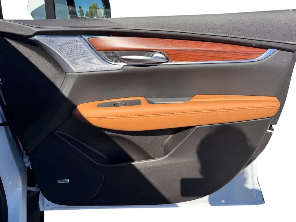 Cadillac XT5 photo 16