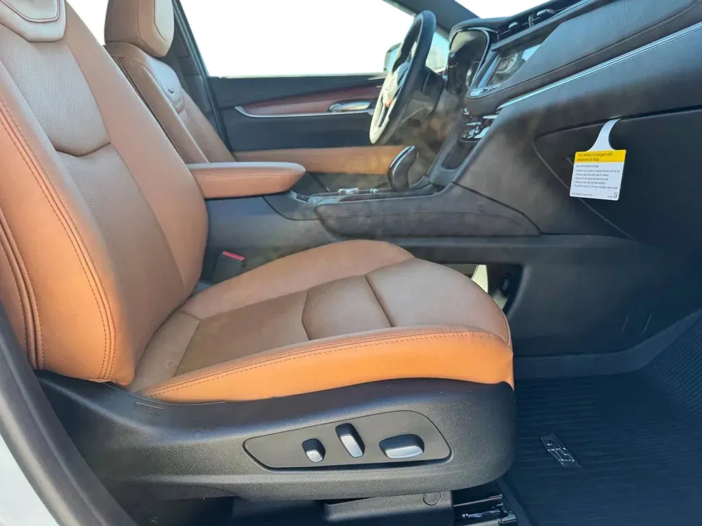Cadillac XT5 photo 14