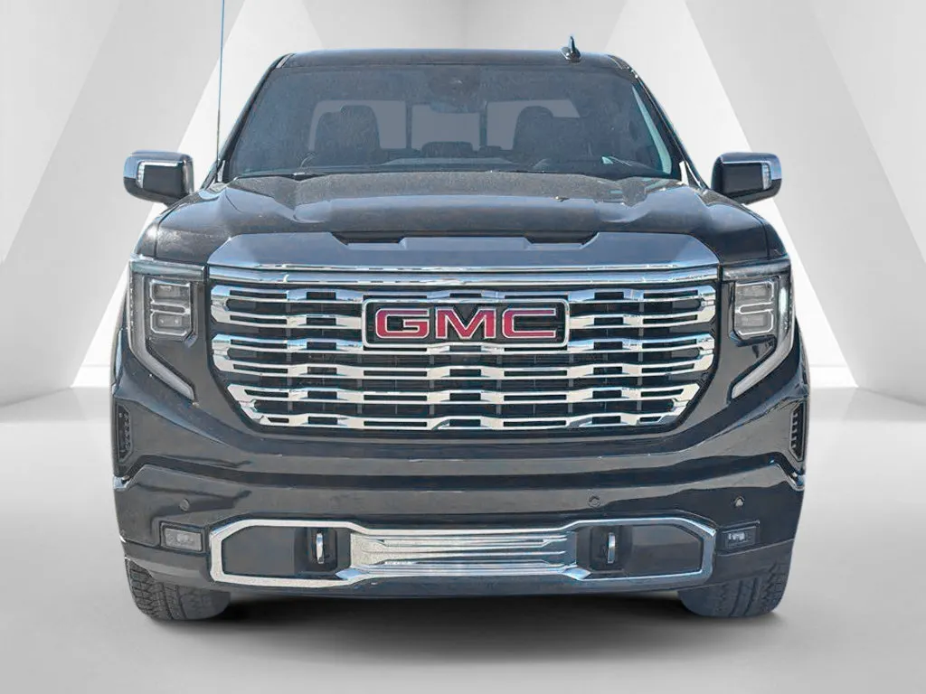 GMC Sierra photo 2