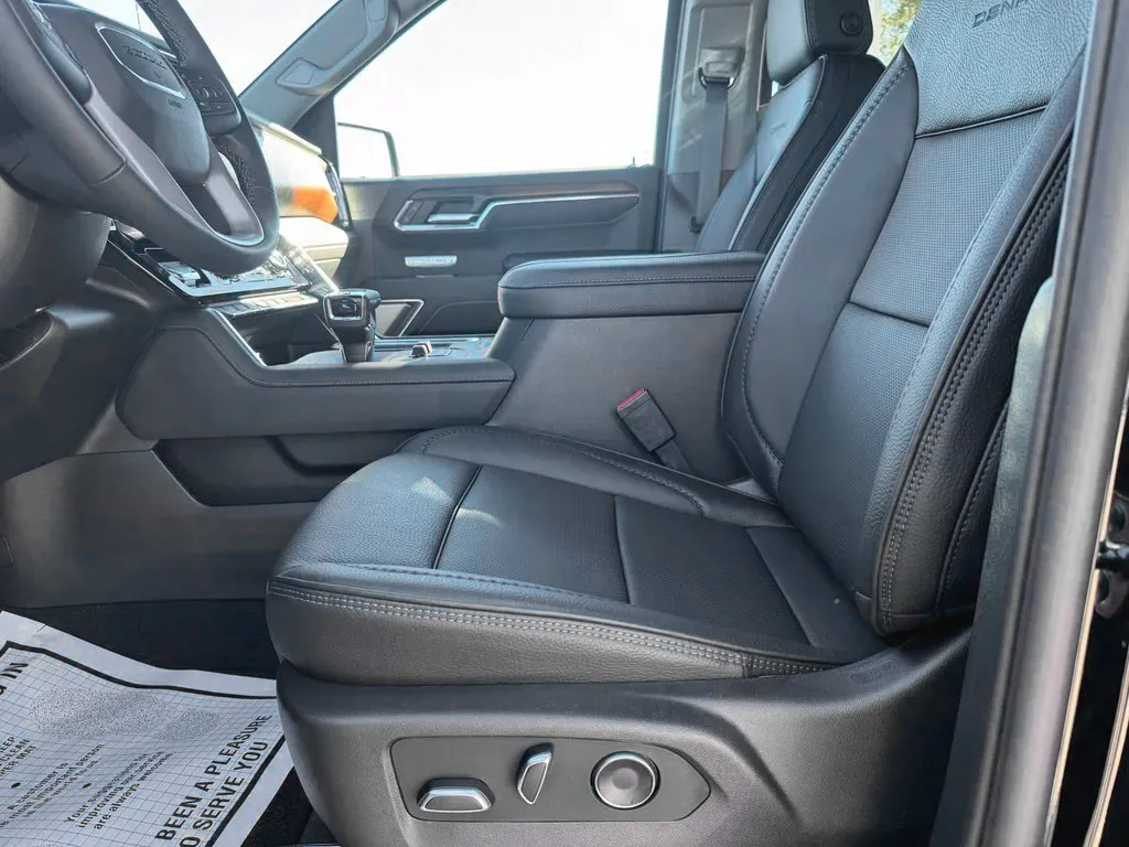 GMC Sierra photo 9