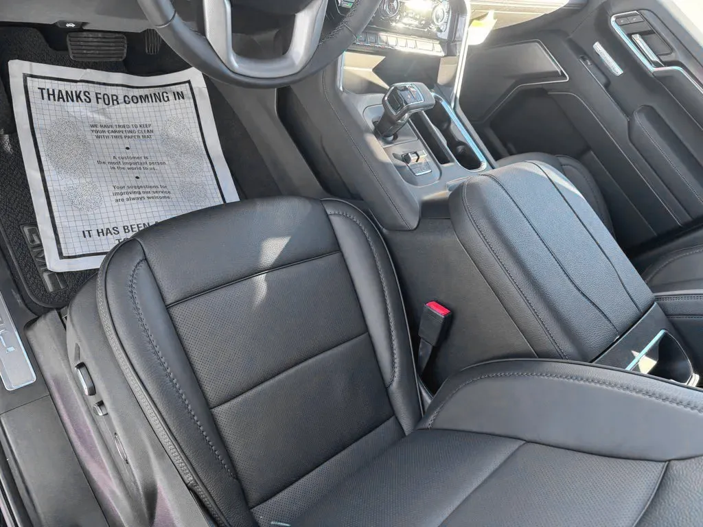 GMC Sierra photo 10