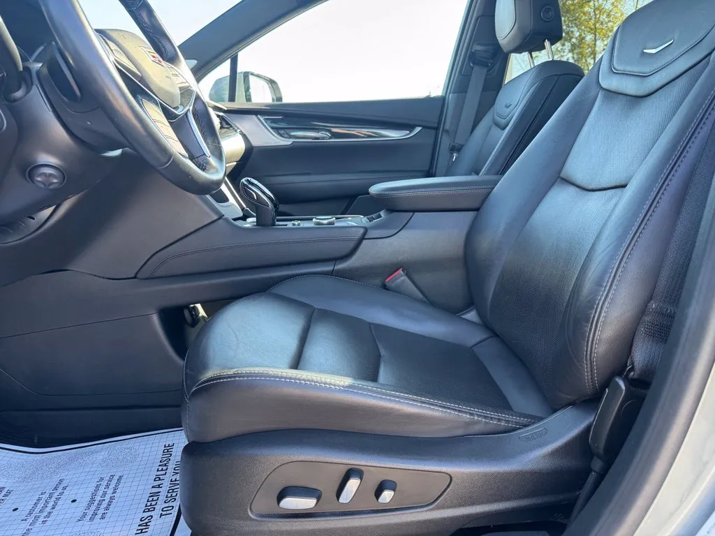 Cadillac XT5 photo 9