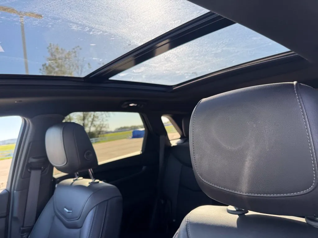 Cadillac XT5 photo 11