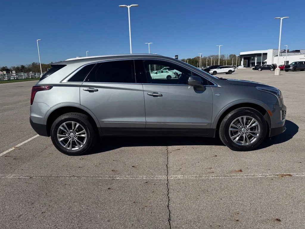Cadillac XT5 photo 8
