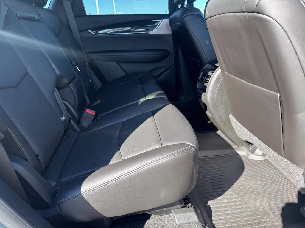Cadillac XT5 photo 17