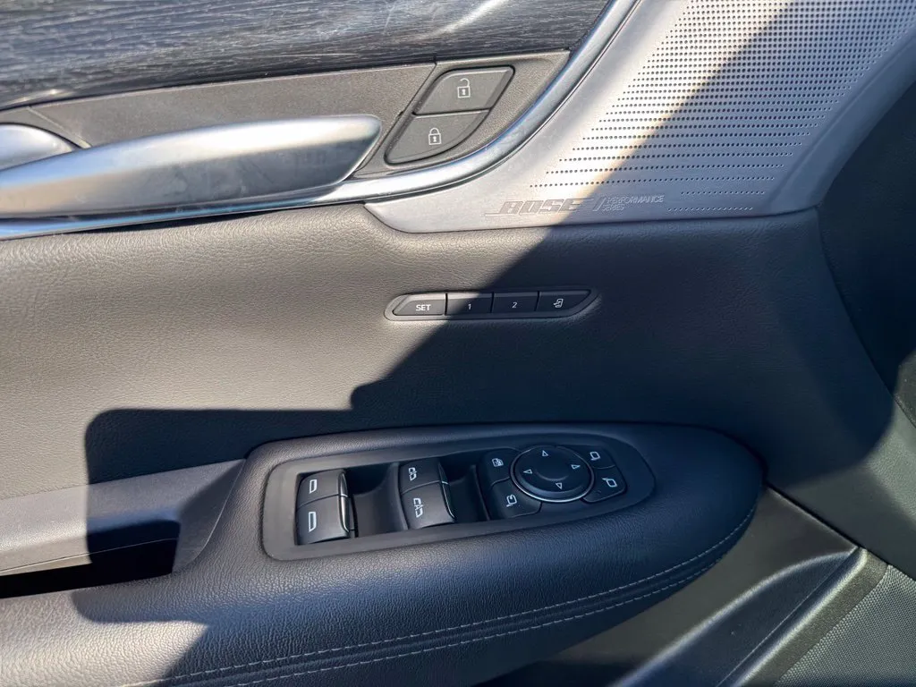 Cadillac XT5 photo 13