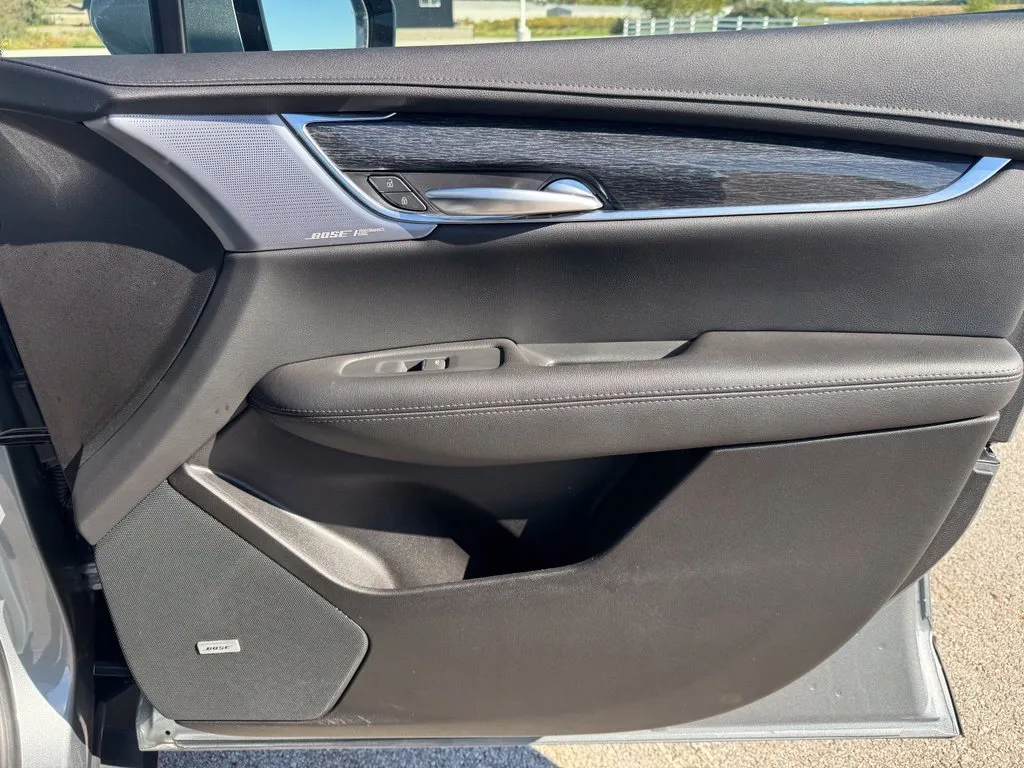 Cadillac XT5 photo 16