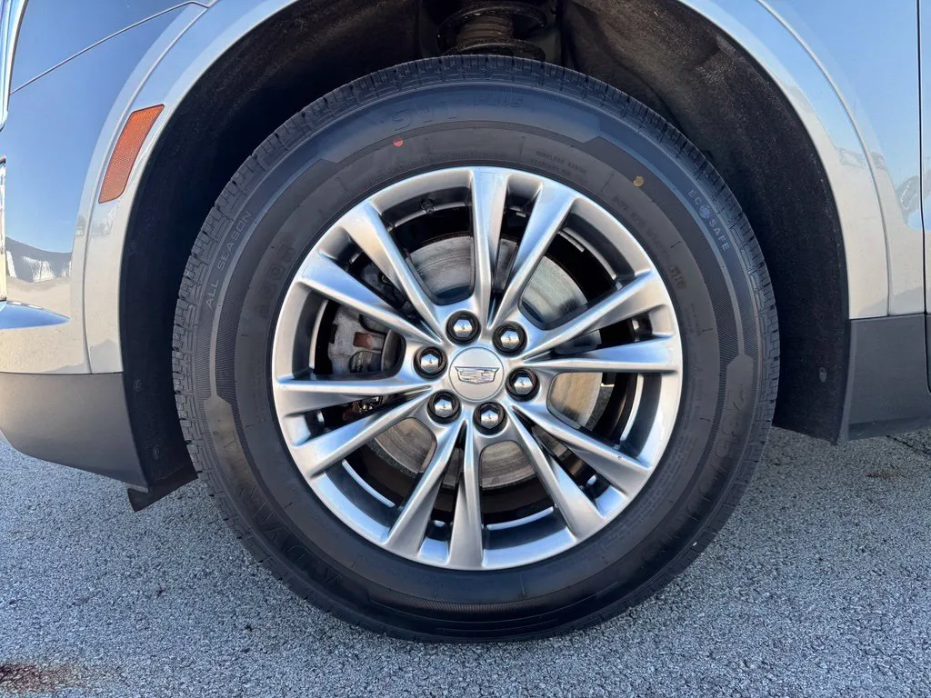 Cadillac XT5 photo 32