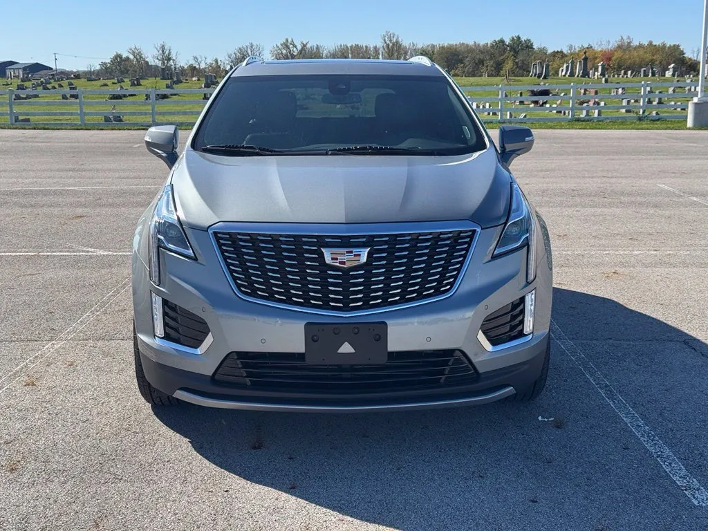 Cadillac XT5 photo 2