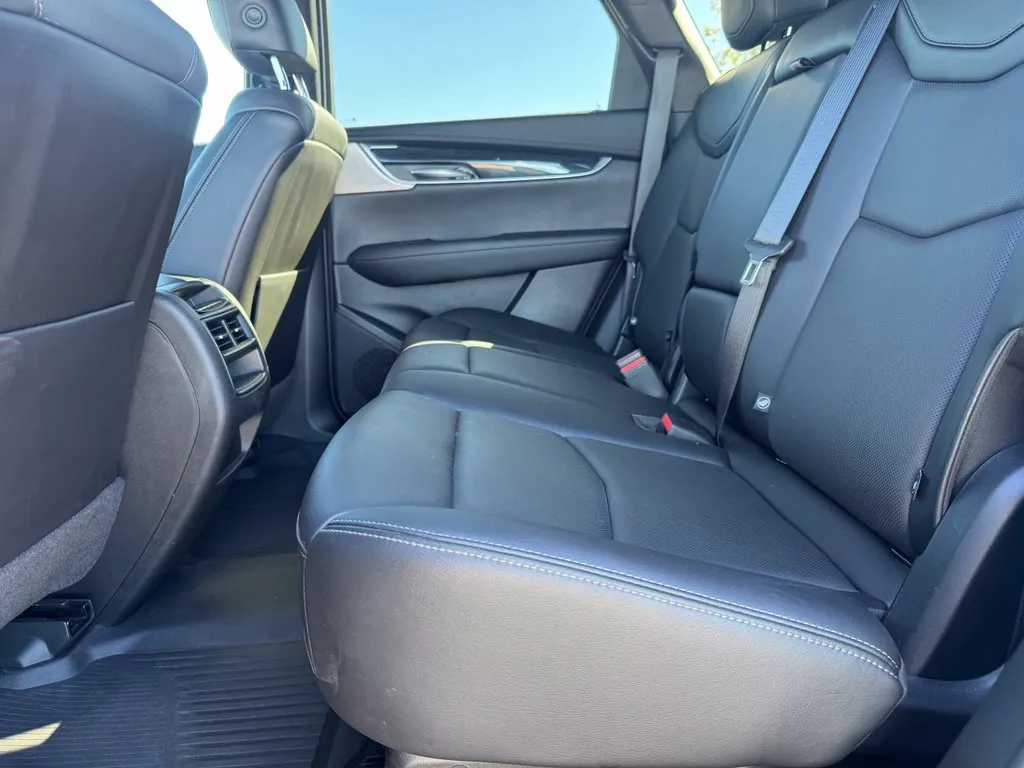 Cadillac XT5 photo 18