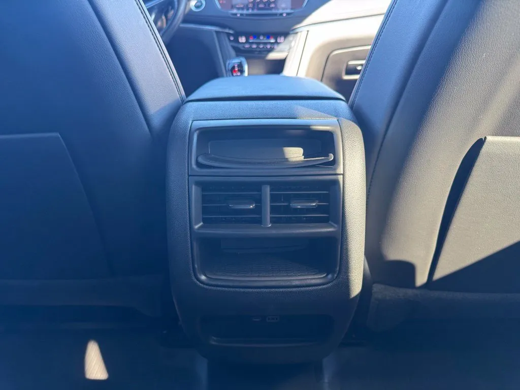 Cadillac XT5 photo 20