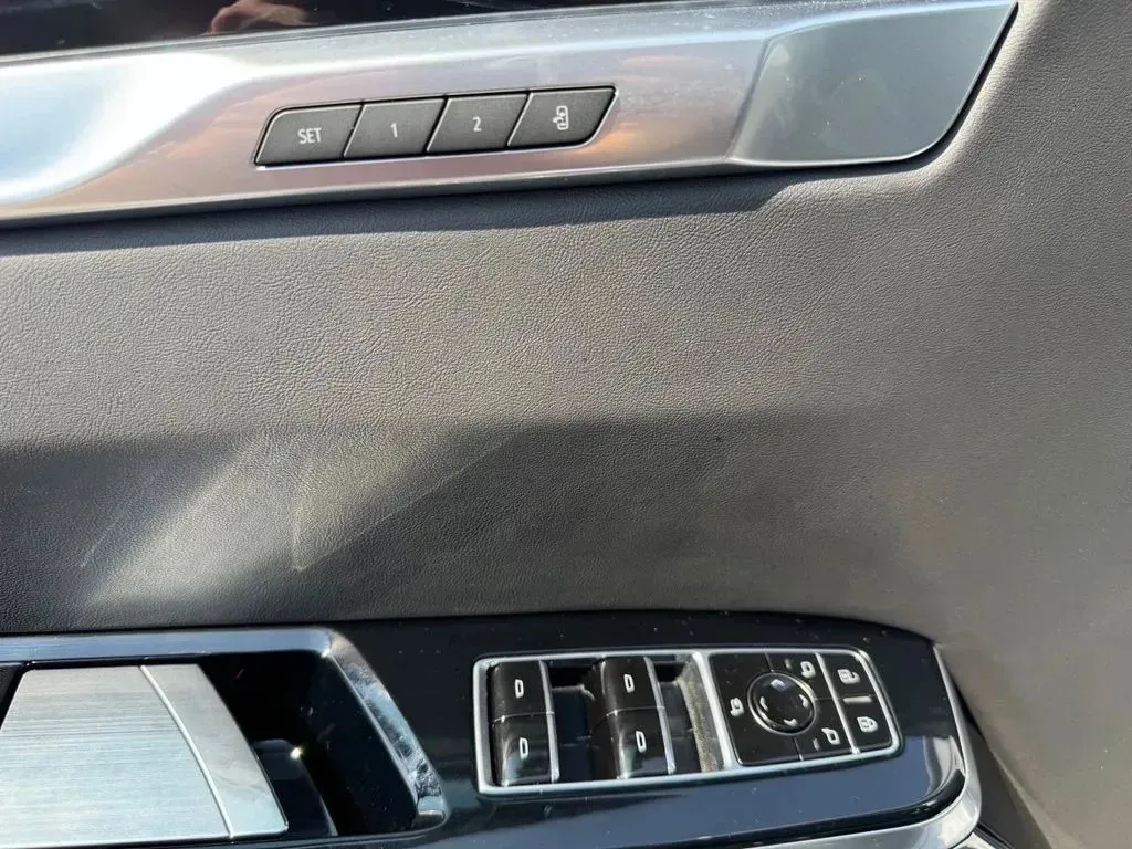 Cadillac Escalade photo 13