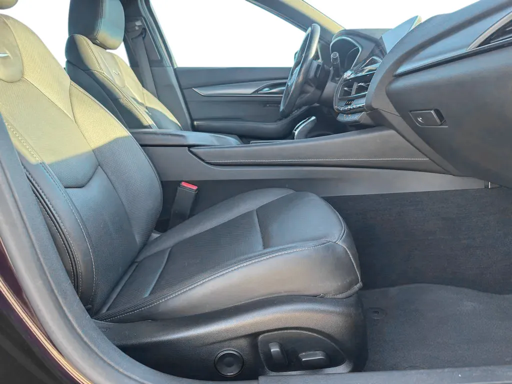 Cadillac CT5 photo 12