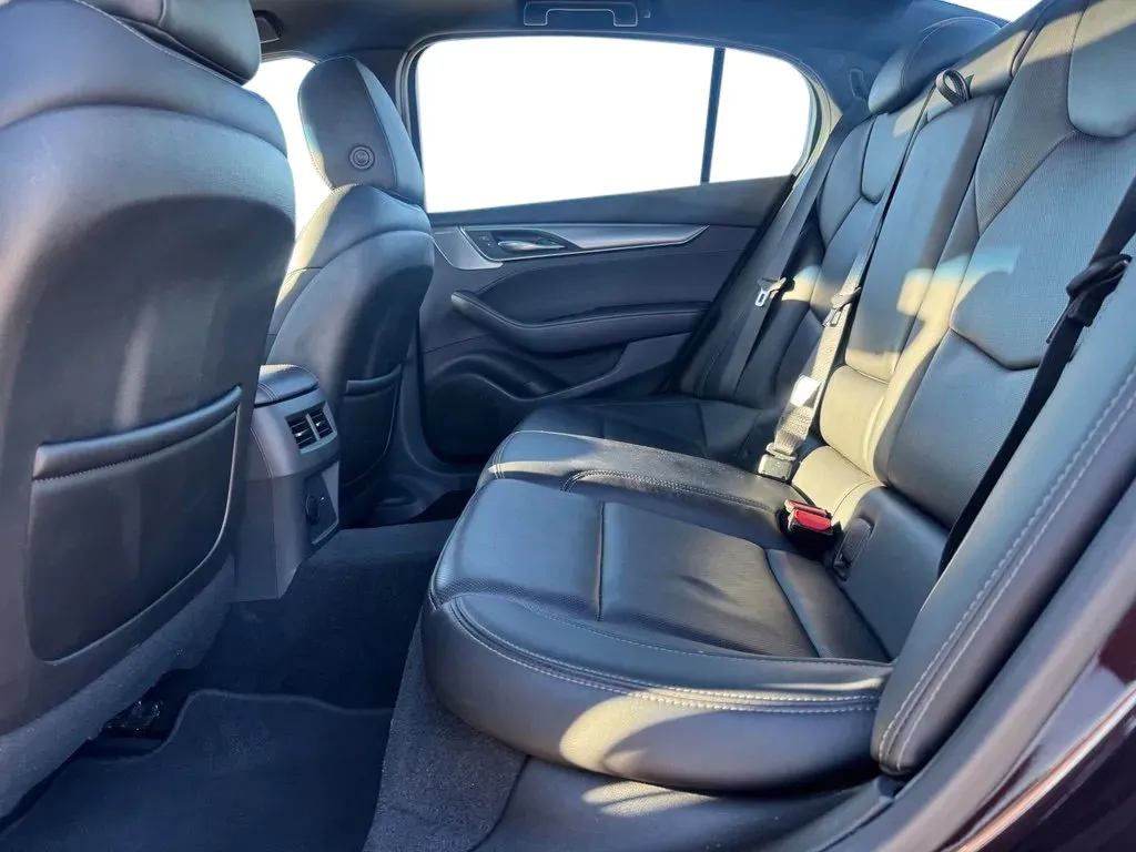 Cadillac CT5 photo 15