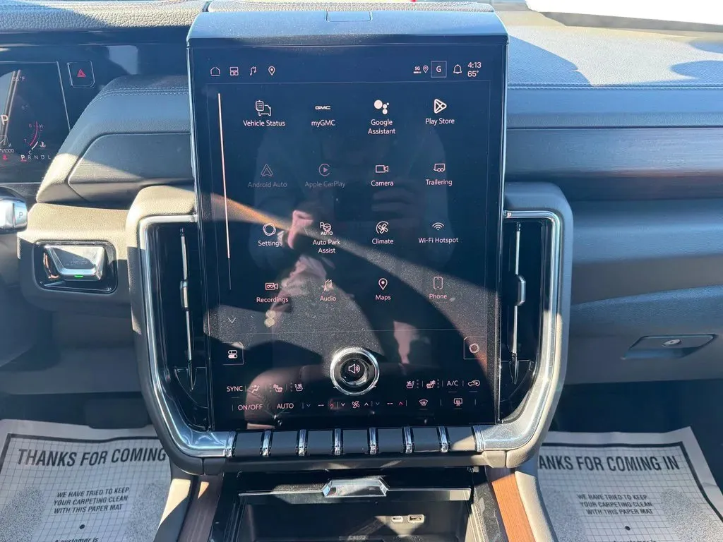 GMC Yukon XL photo 32