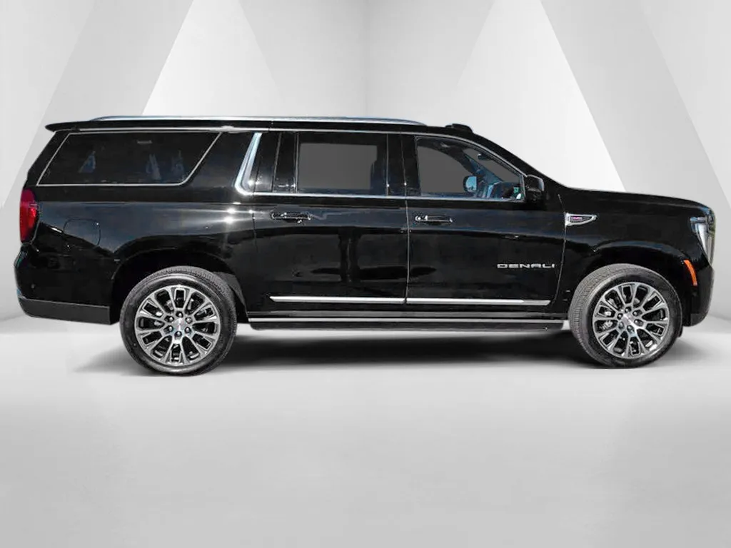 GMC Yukon XL photo 9
